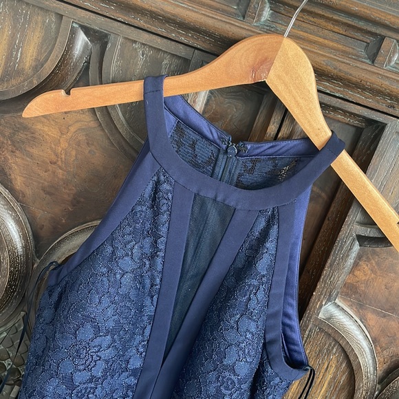 Night Way Collections Dresses & Skirts - Nightway deep blue halter gown size 8 in mint condition.